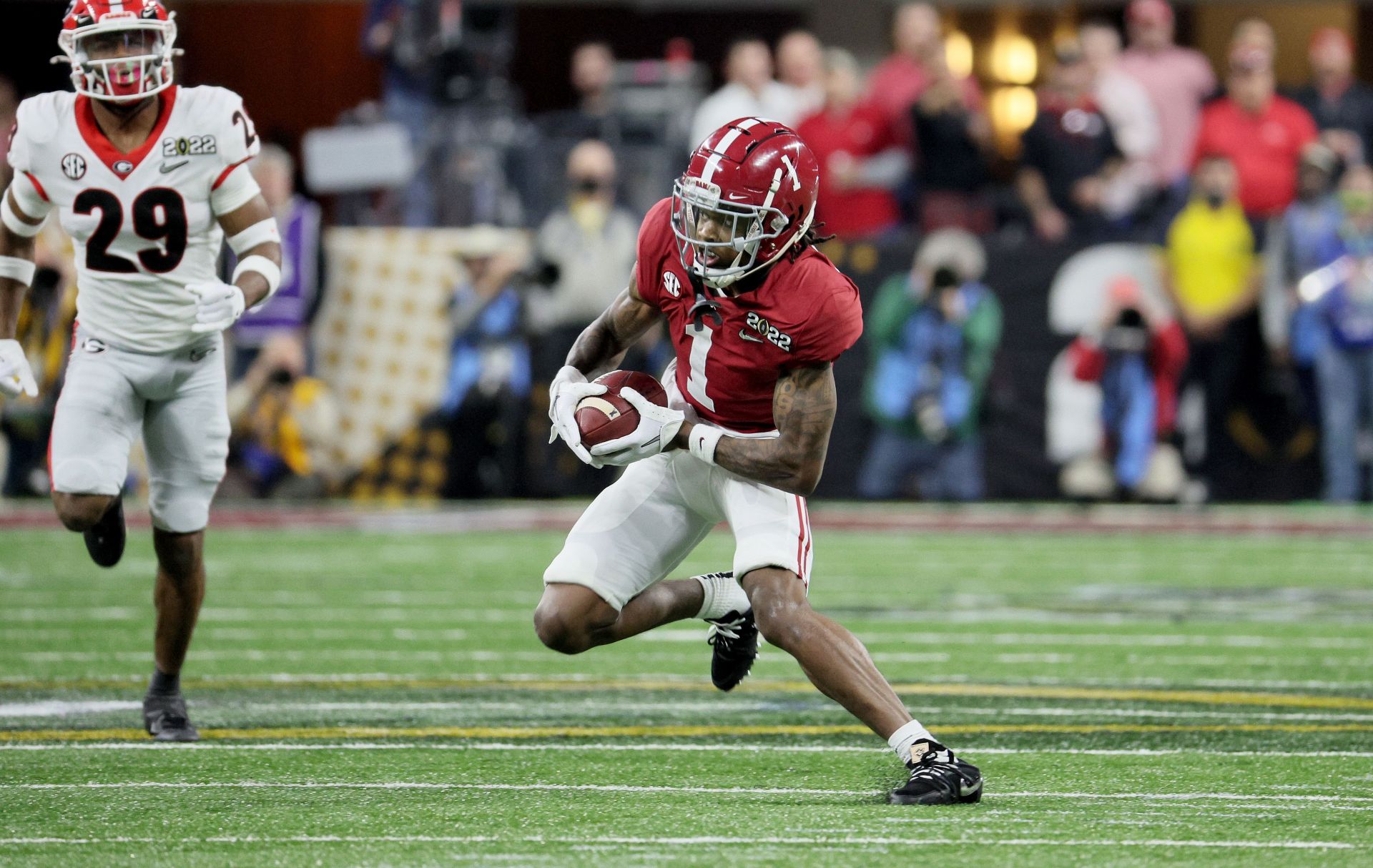 Alabama star Jameson Williams suffers torn ACL in CFP National