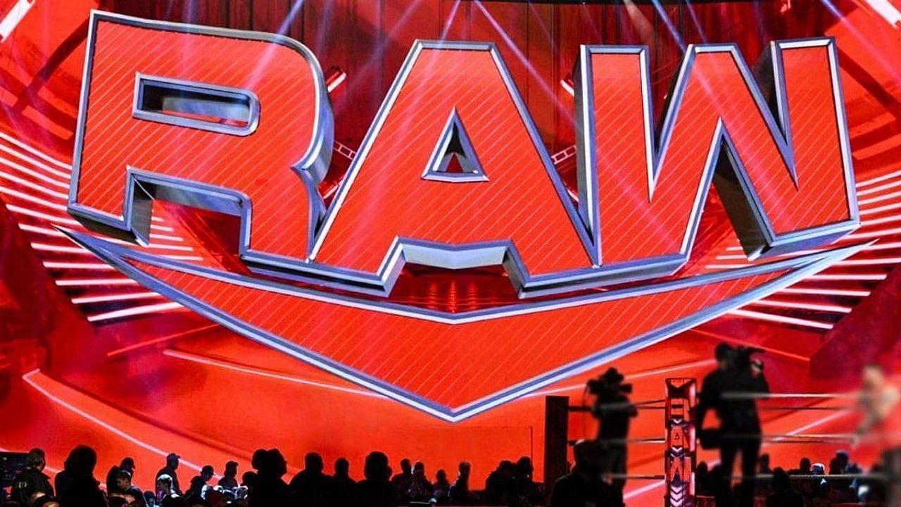 WWE Raw में इस हफ्ते विमेंस टैग टीम चैंपियनशिप डिफेंड की जाने वाली थी