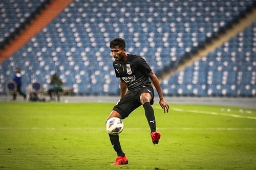 Mumbai City FC's left wing-back Vignesh Dakshinamurthy in action against Al-Jazira FC(Image Courtesy: Mumbai City FC Instagram).