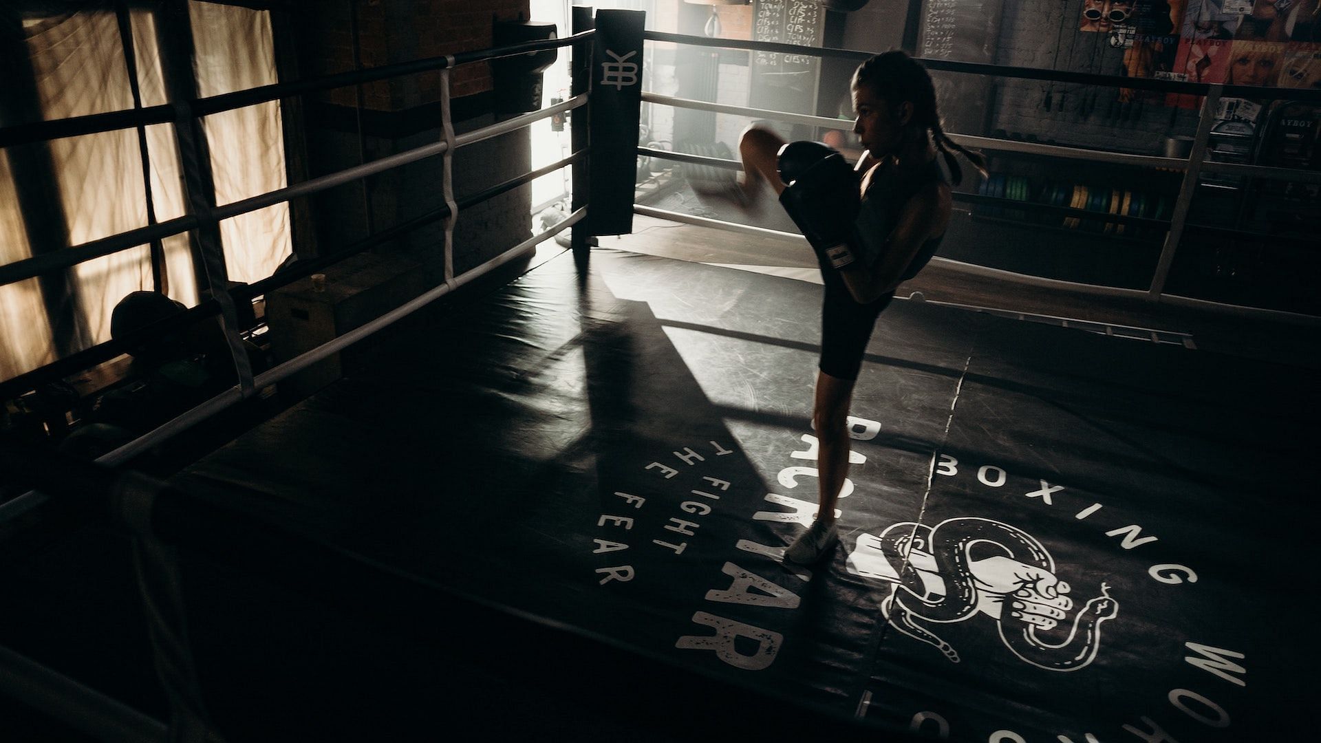 Shadow boxing. Image via Pexels/cottonbro