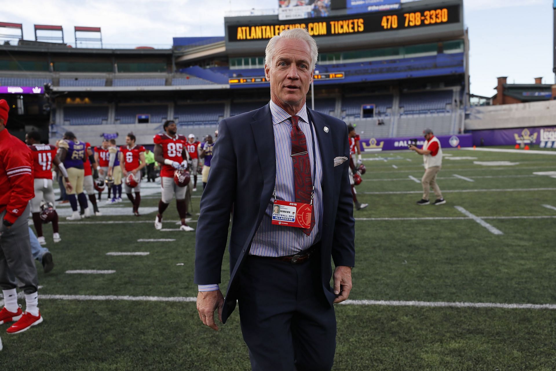 Reborn USFL Offers Low But Egalitarian Salaries