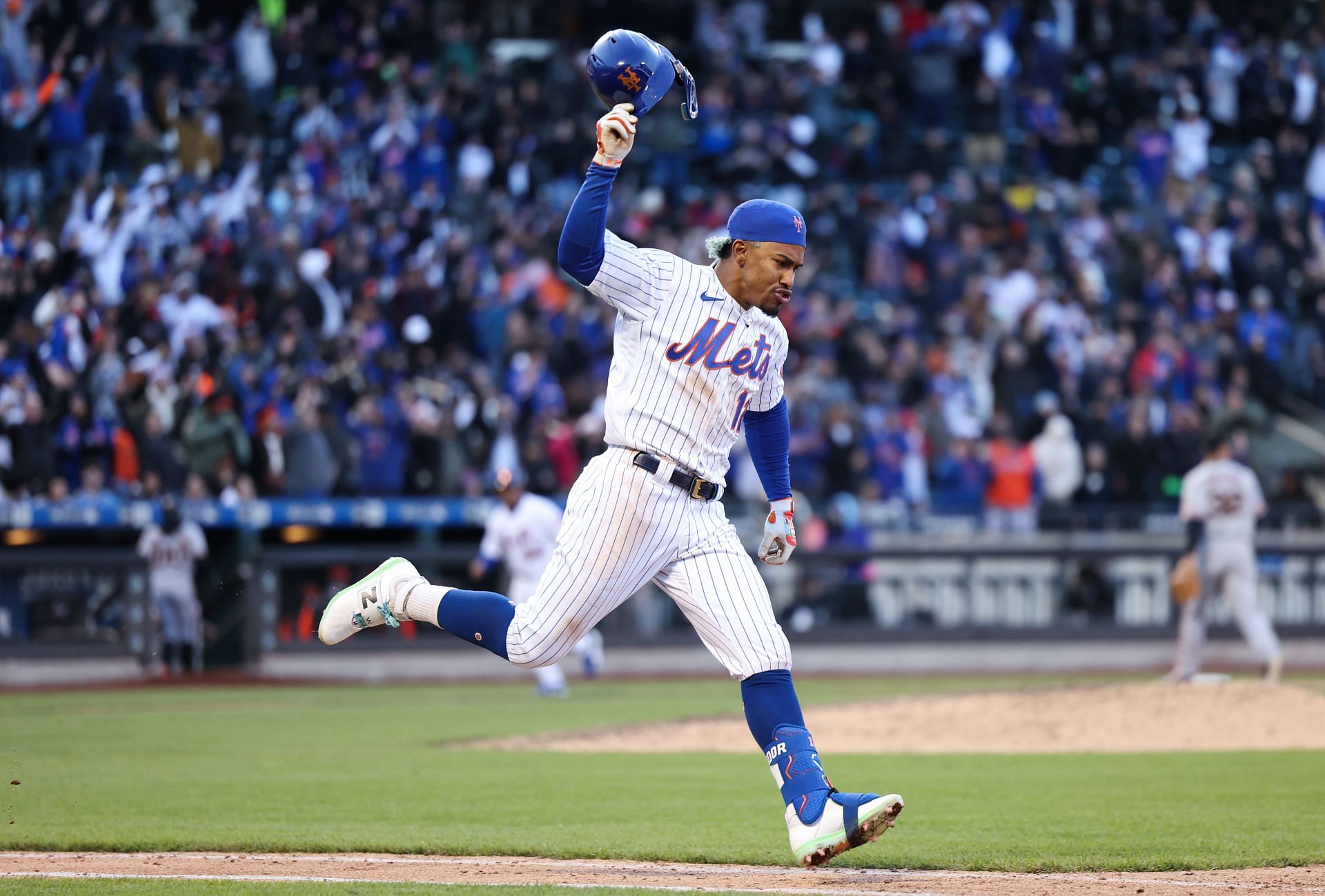 It has been all smiles lately for the New York Mets and Francisco Lindor, who followed his walk-off single on Wednesday with a massive home run on Wednesday.