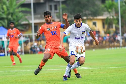 Syed Suhail Pasha (right) in action for Chennaiyin FC. [Credits: Chennaiyin FC]