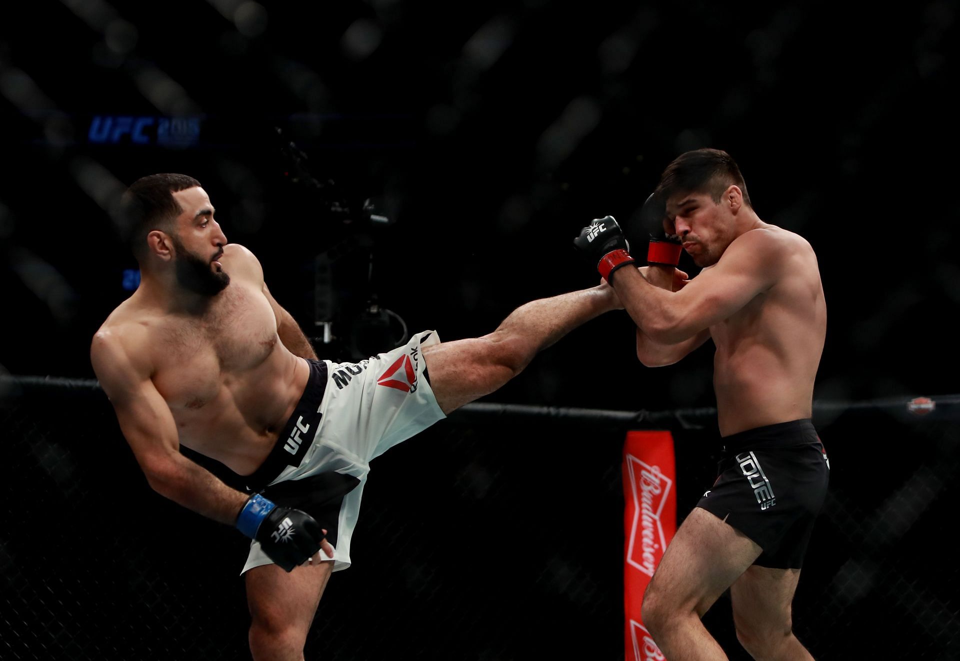 UFC 205: Vicente Luque (right) v Belal Muhammad