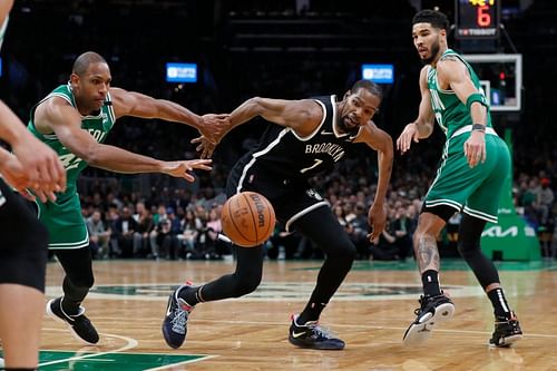 The Boston Celtics' physical and aggressive 1990s-like defense has shut down Kevin Durant in the last two games. [Photo: New York Times]