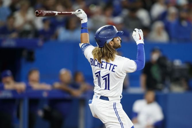 Bo Bichette is the new alpha in Toronto - "How do I get to that spot? Mentally, physically, what do I need to do to get there?" time for Vladimir Guerrero Jr. to step up