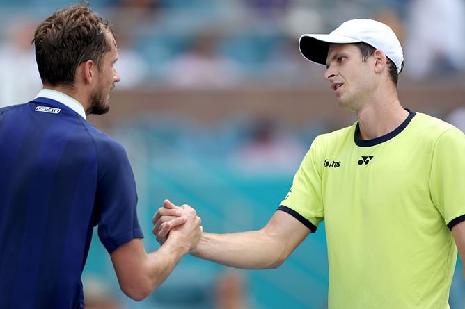 Daniil Medvedev to be sidelined for up to 2 months due to hernia surgery