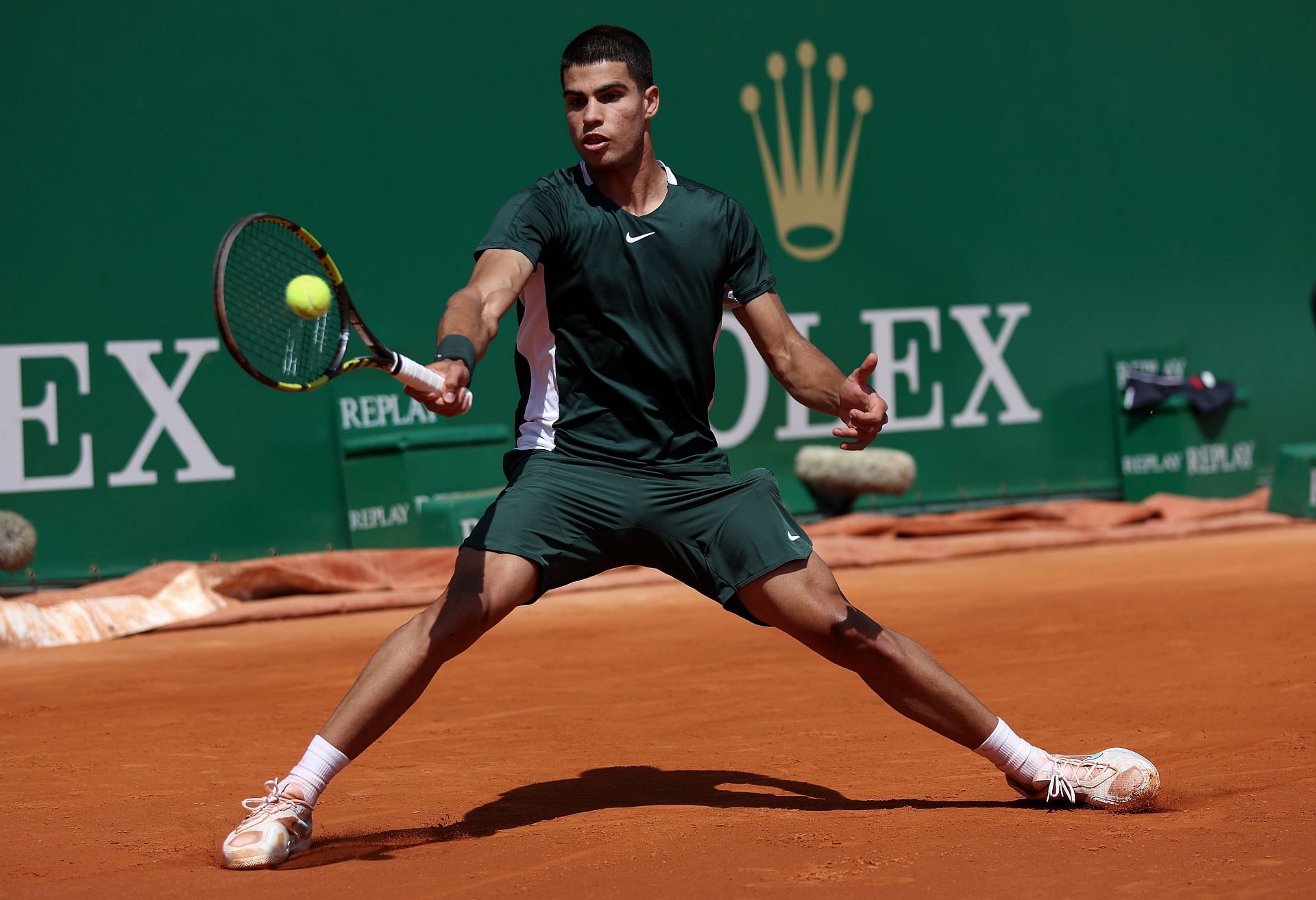 Alcaraz during his second-round match against Sebastian Korda at the 2022 Rolex Monte-Carlo Masters