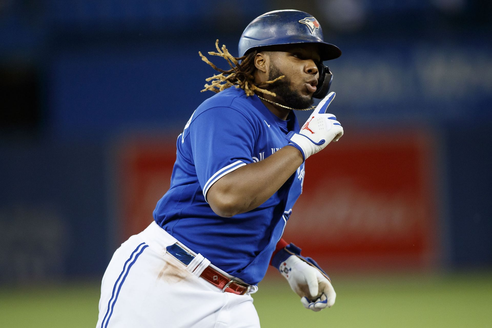 Vladimir Guerrero Jr., wins Tip O'Neill Award as top Canadian player for  2021