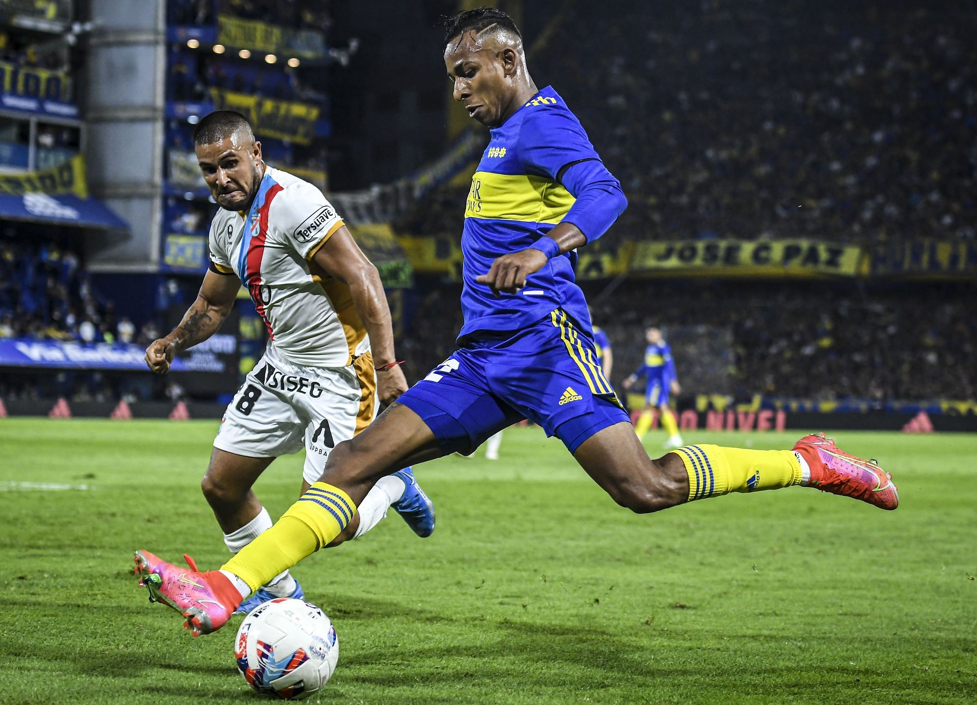 Deportivo Cali and Boca Juniors lock horns on Wednesday