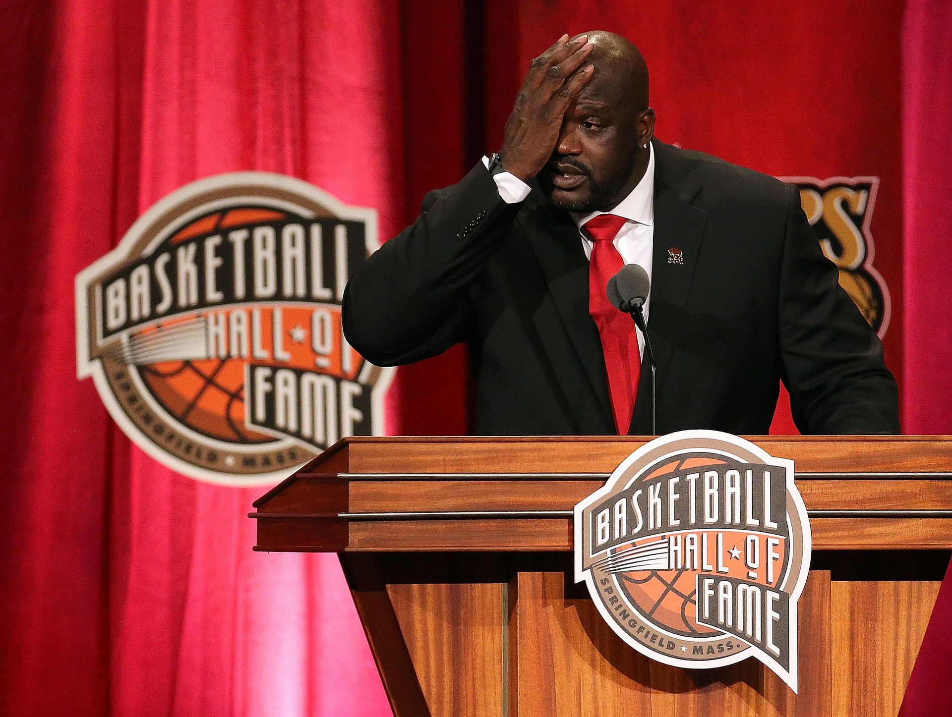 Shaquille O&#039;Neal at the 2016 Basketball Hall of Fame enshrinement ceremony