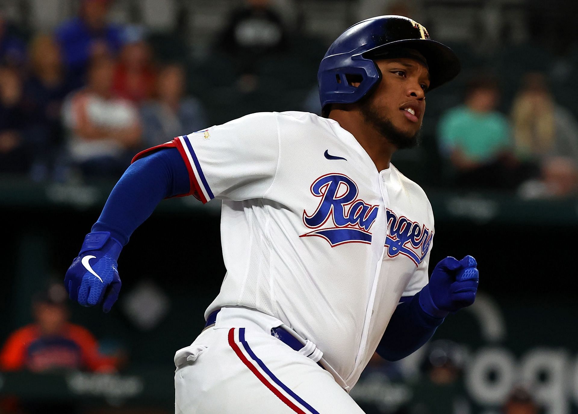 Willie Calhoun rounding the bases