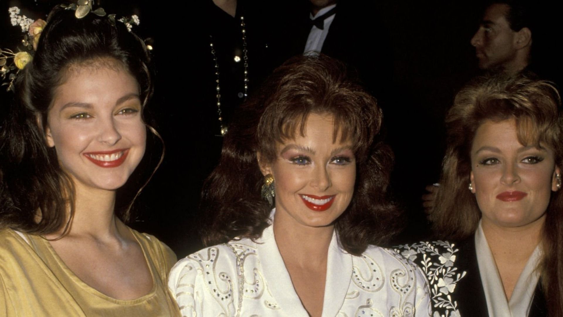 Naomi Judd had two daughters, Wynonna and Ashley (Image via Jim Smeal/Getty Images)