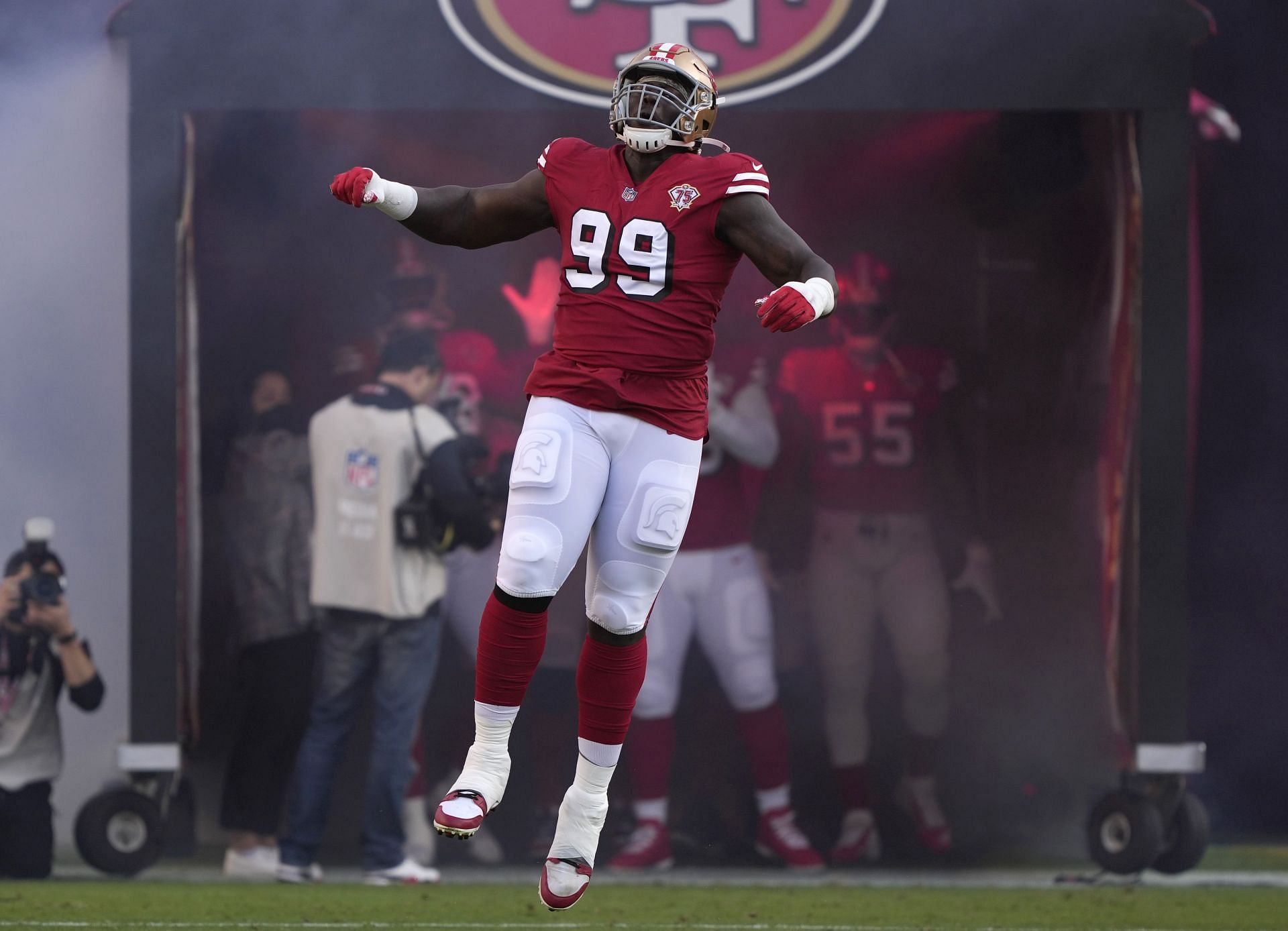 49ers are Starting to see Javon Kinlaw Become an Impact Player - Sports  Illustrated San Francisco 49ers News, Analysis and More