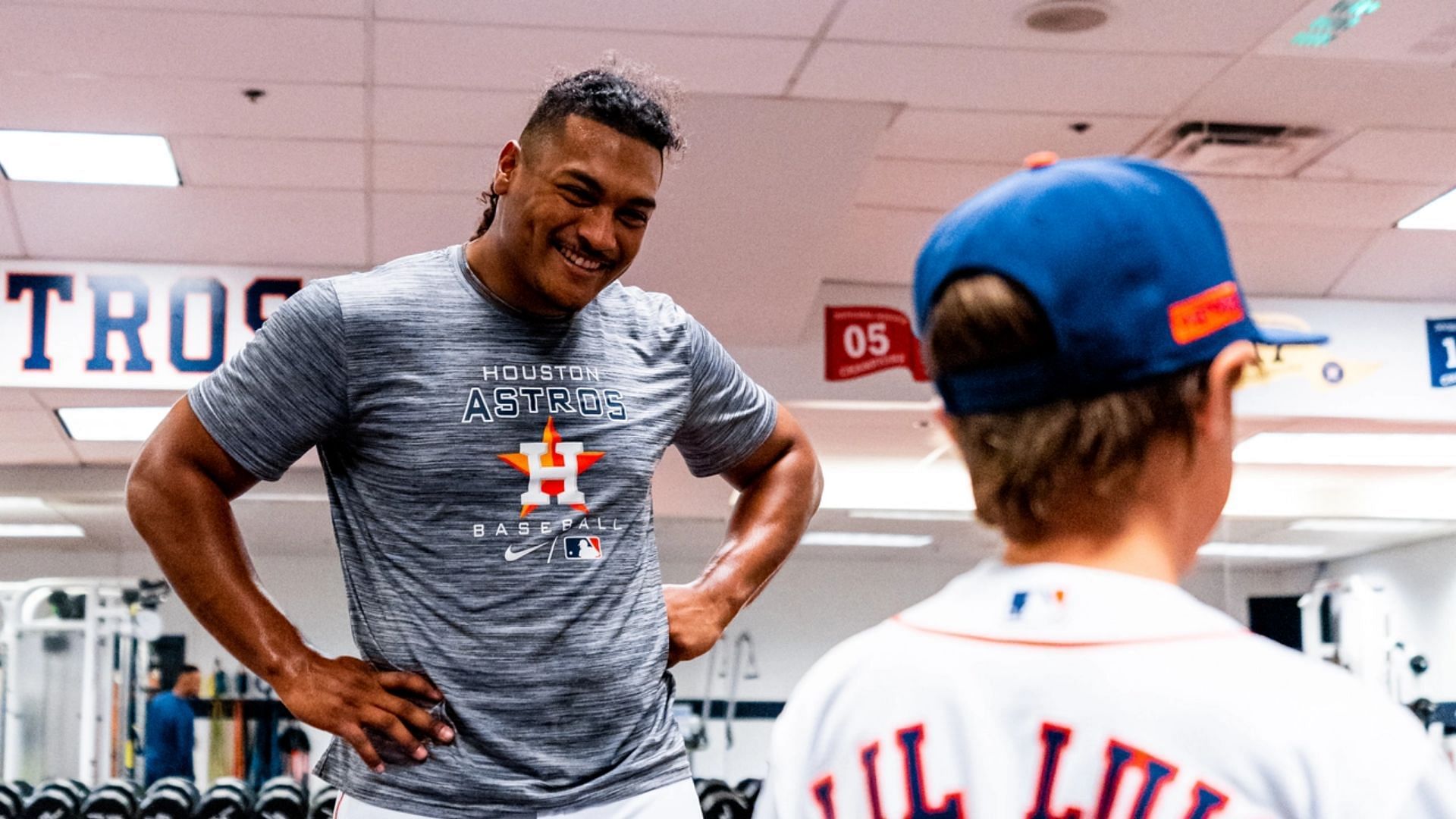 Little League pitcher copies Astros pitcher's windup