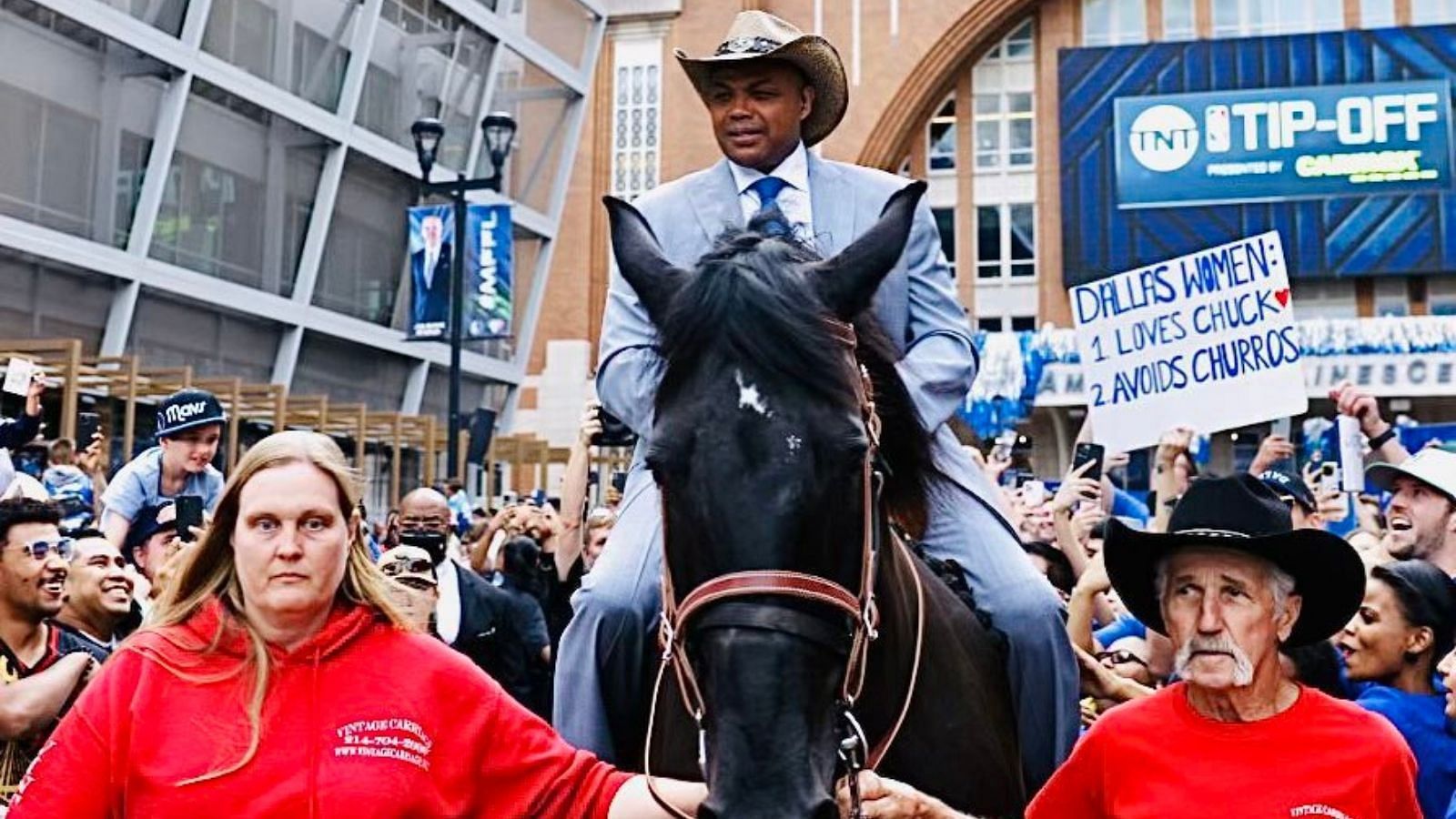Shaquille O&#039;Neal tried to peg Charles Barkley with rocks while riding the horse. [Photo: The SportsRush]