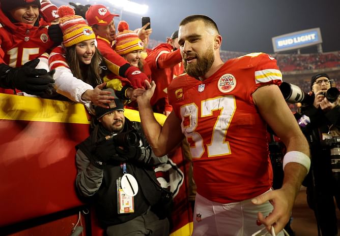 Travis Kelce's girlfriend dumps star TE for bizarre reason