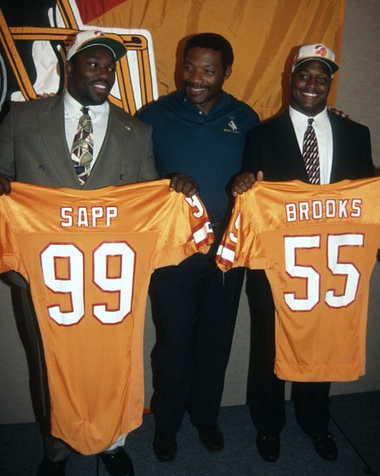 Warren Sapp, Tampa Bay Buccaneers HOFer: 'I Was the First Aaron Rodgers'