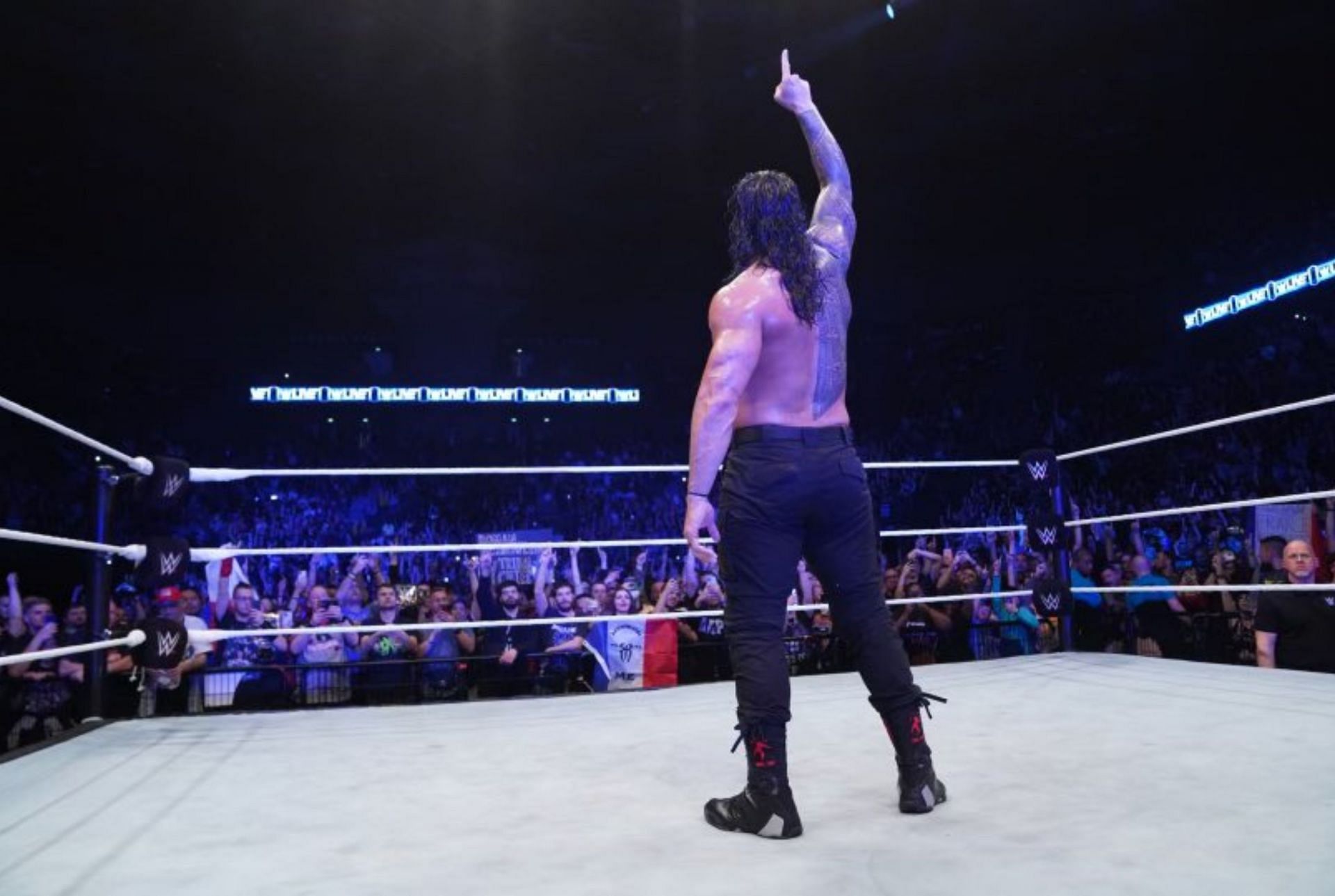 WWE Live Event में रोमन रेंस की जबरदस्त जीत