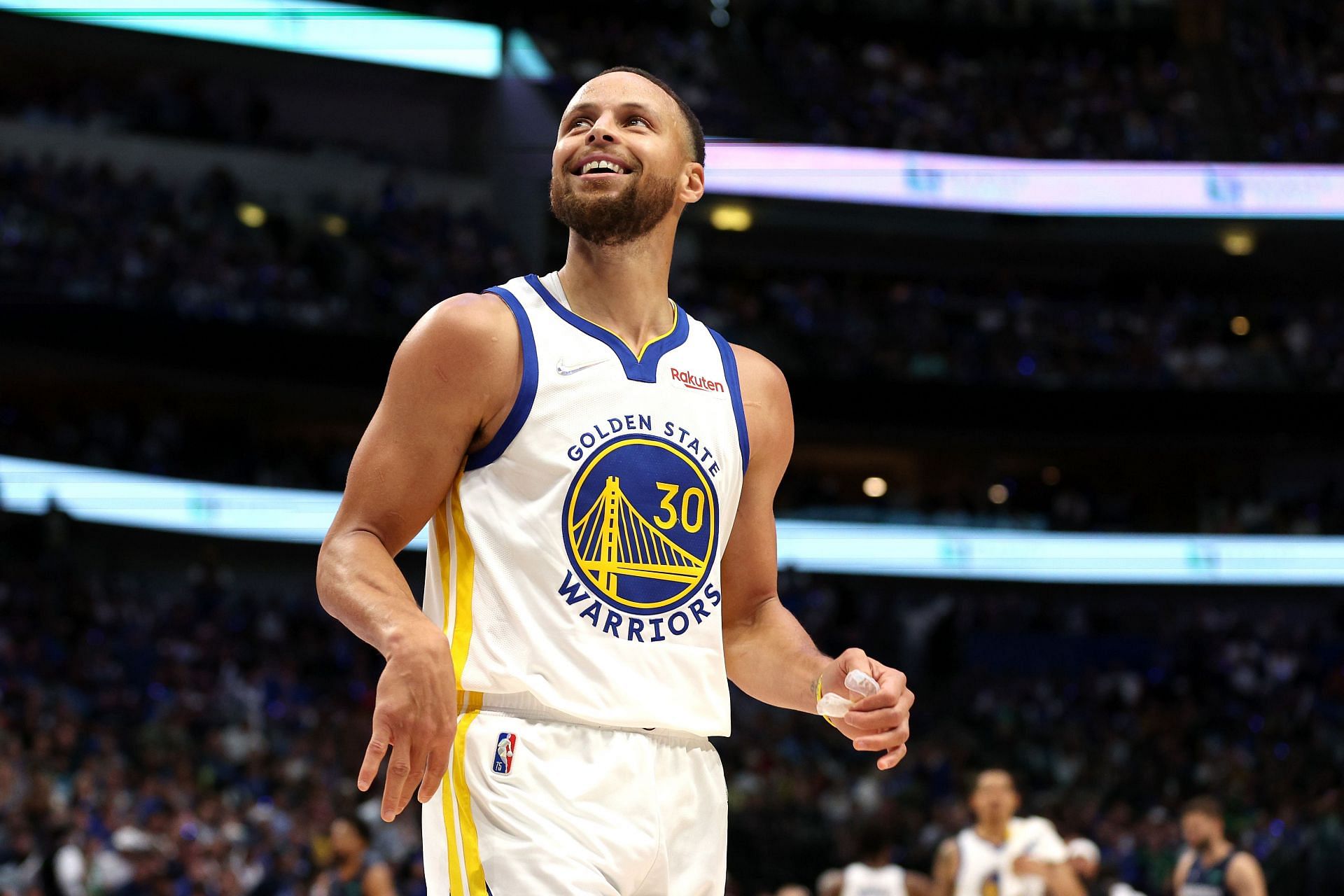 Golden State Warriors completely shut down any hopes of the Dallas Mavericks to make it to the NBA finals on Sunday night, taking a 3-0 lead in the Western Conference finals.