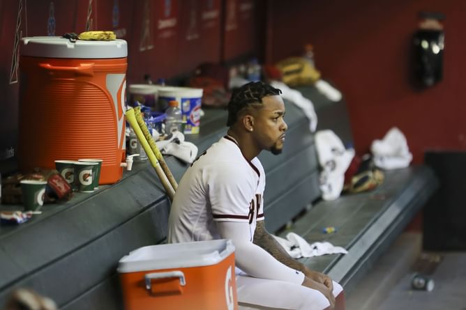 "Do the Diamondbacks know they play baseball?" "I would have sent the whole infield down to single A ball immediately" - MLB Twitter reacts to hilarious errors made by Arizona Diamondbacks infield