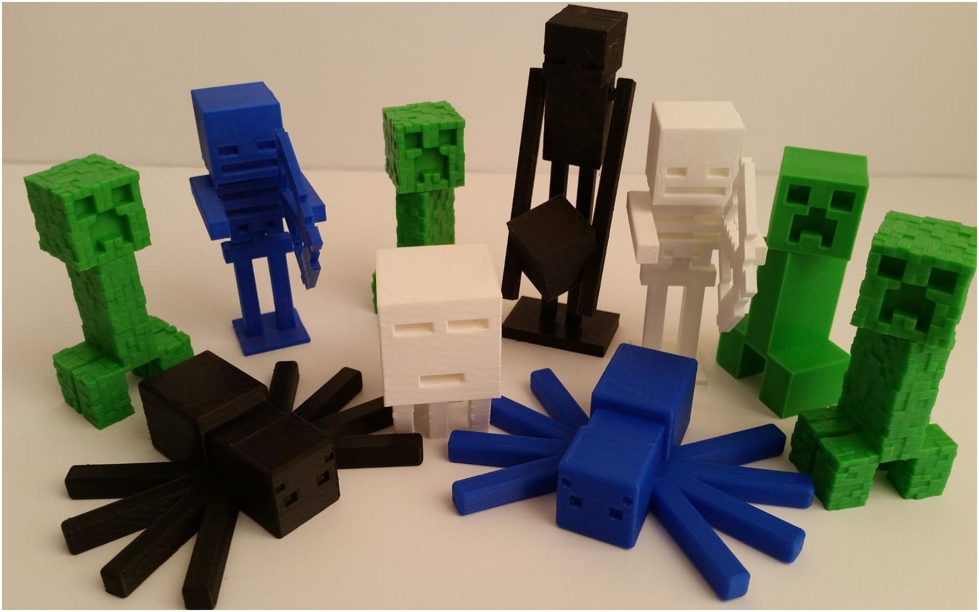 Some 3D printed Minecraft models (Image via 3dwithus.com)