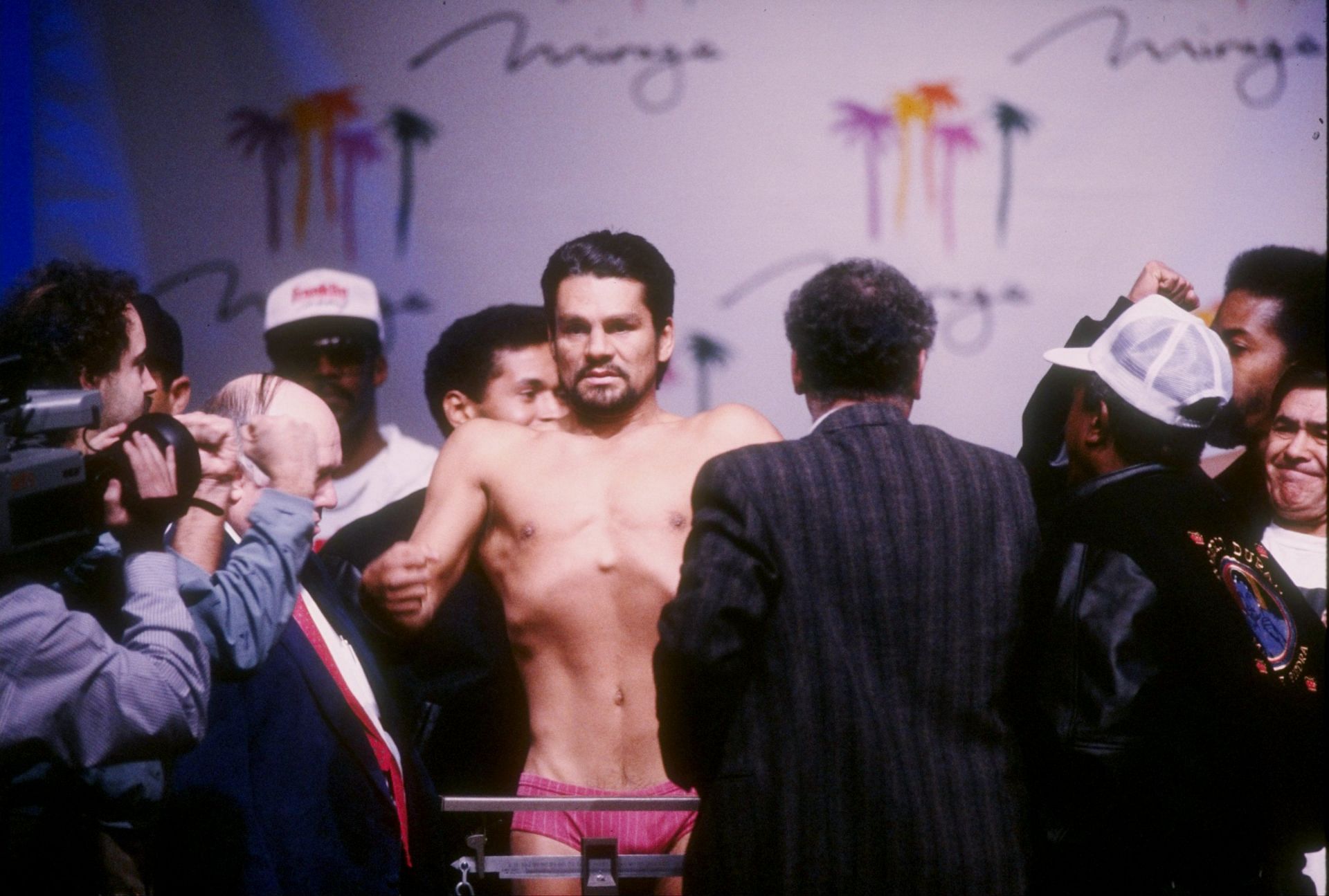 Roberto Duran weighing in (1980s)