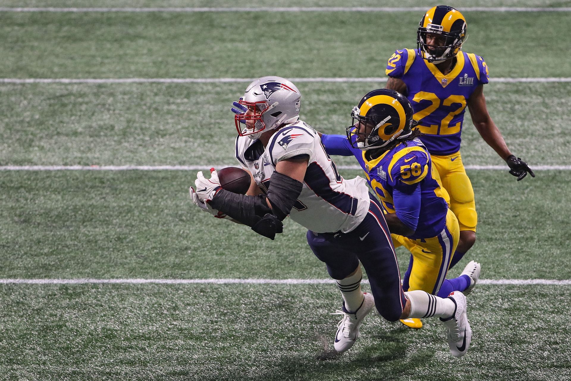 Gronkowski makes a crucial catch in Super Bowl LIII