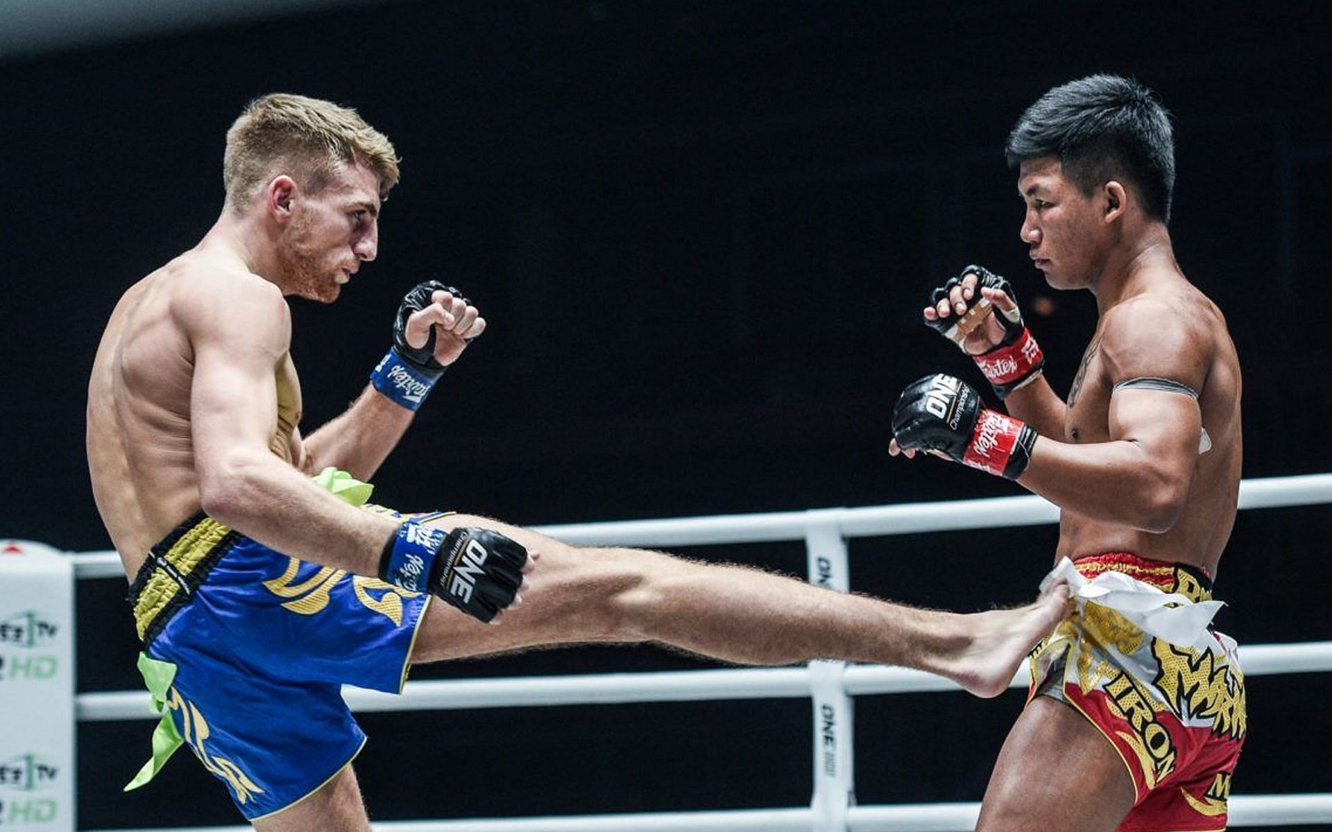 Jonathan Haggerty (L) could face Rodtang Jitmuangnon (R) for a third time if they both advance in the World Grand Prix. | [Photo: ONE Championship]