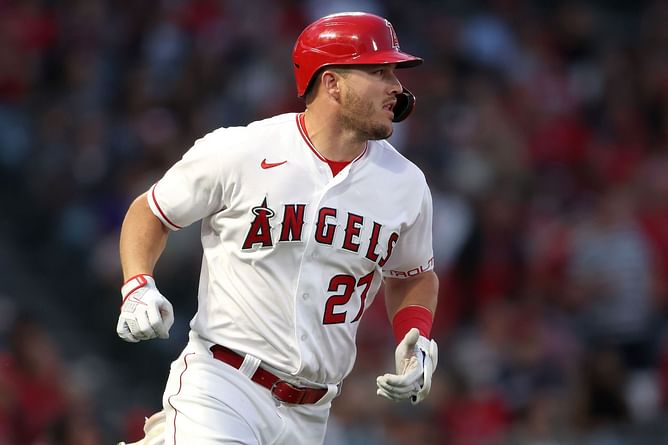 Ranking the 5 best position players in MLB featuring Mike Trout, Bryce Harper, and more