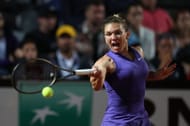 Simona Halep in action in the 2022 Italian Open