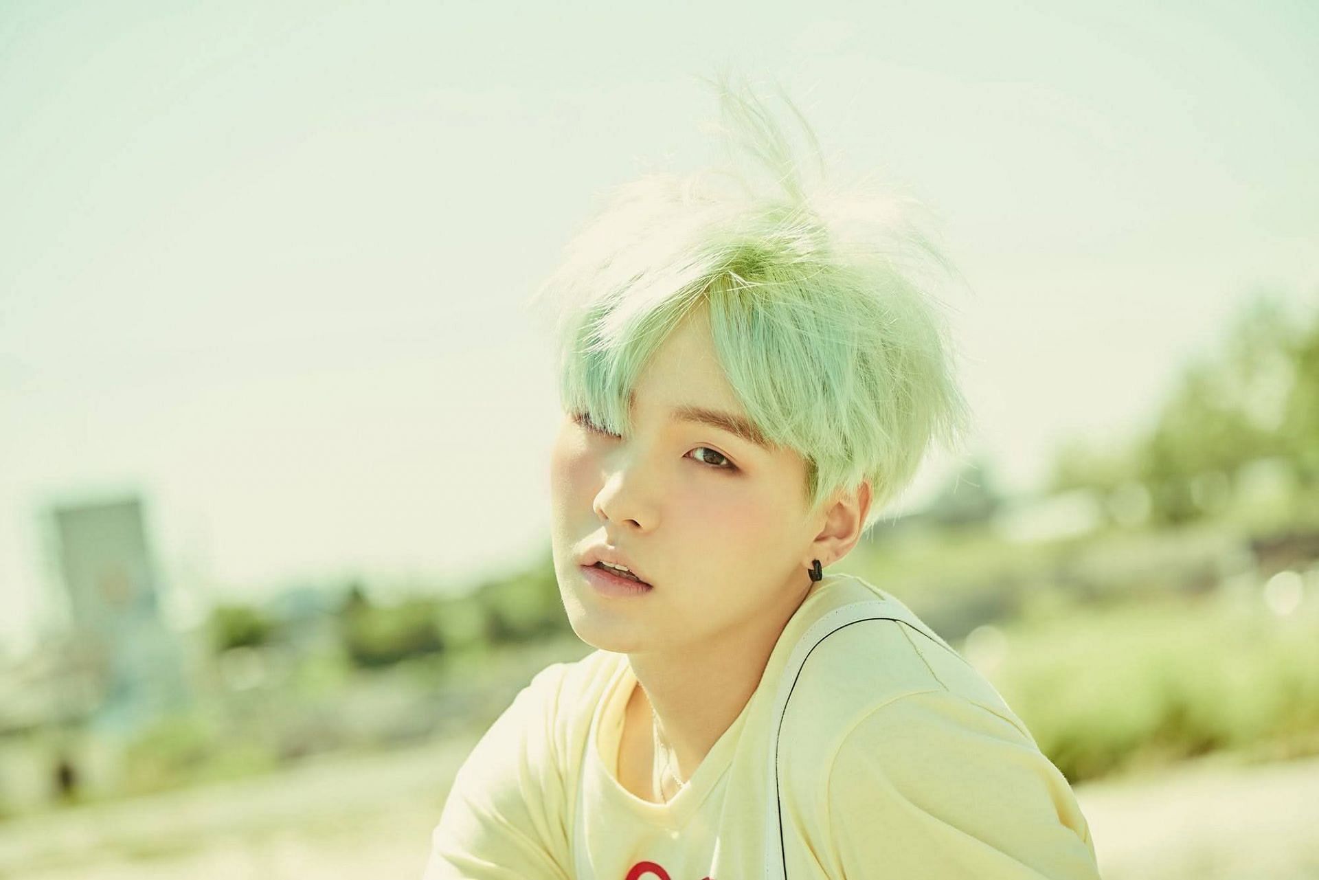 pastel green hair