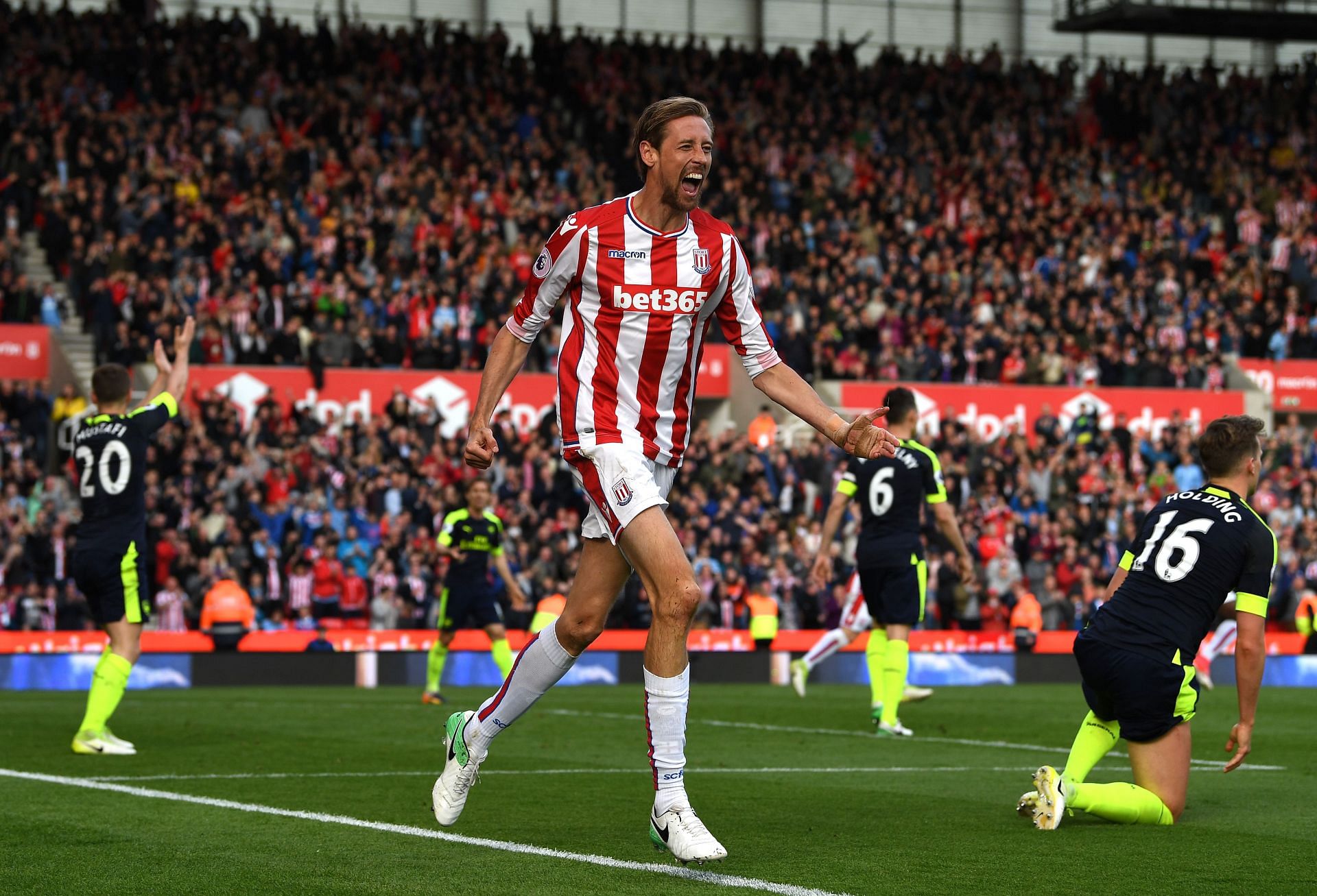 Peter Crouch was linked with a transfer to Chelsea late in his career
