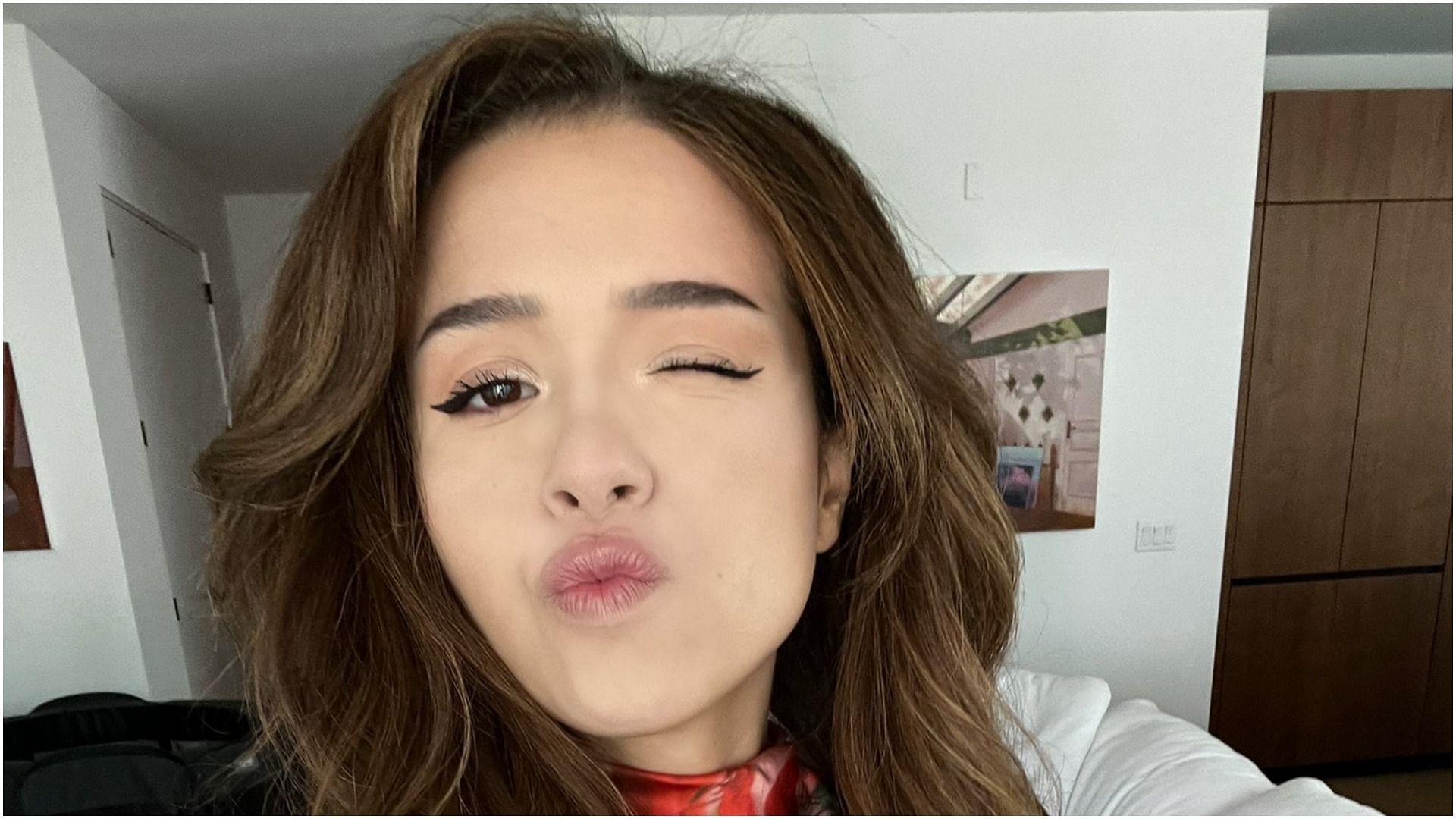 Fans and fellow streamers are wishing Pokimane a happy 26th birthday (Image via Pokimane/Twitter)