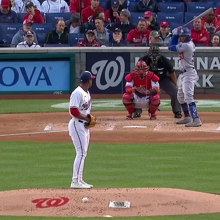 Mookie Betts Gives His Batting Gloves To A Young Fan, Los Angeles Dodgers  OF Mookie Betts gave a young fan his batting gloves 😭💙 🎥 :  treyredmon1208/IG, By MLB on FOX