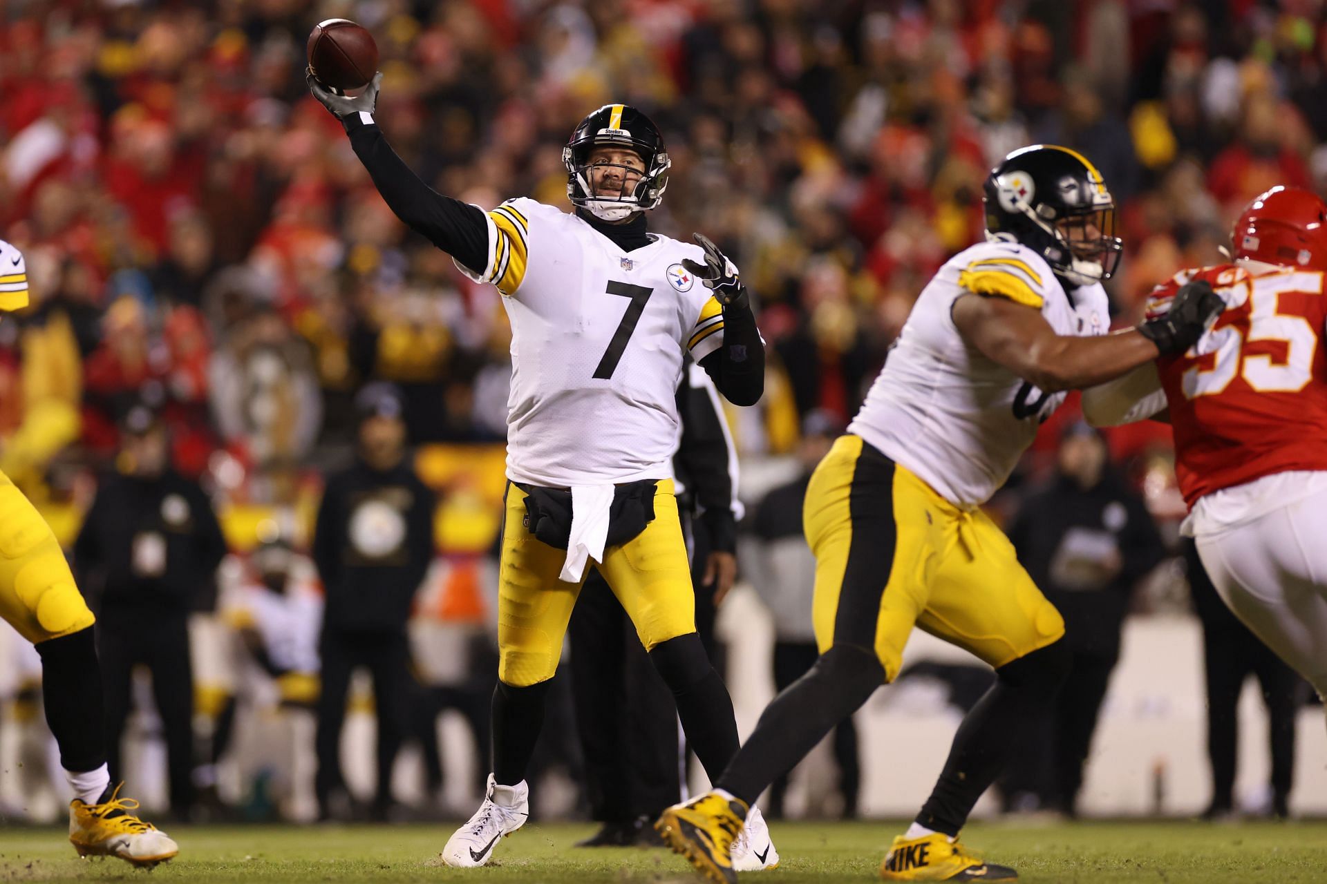 AFC Wild Card Playoffs - Pittsburgh Steelers v Kansas City Chiefs