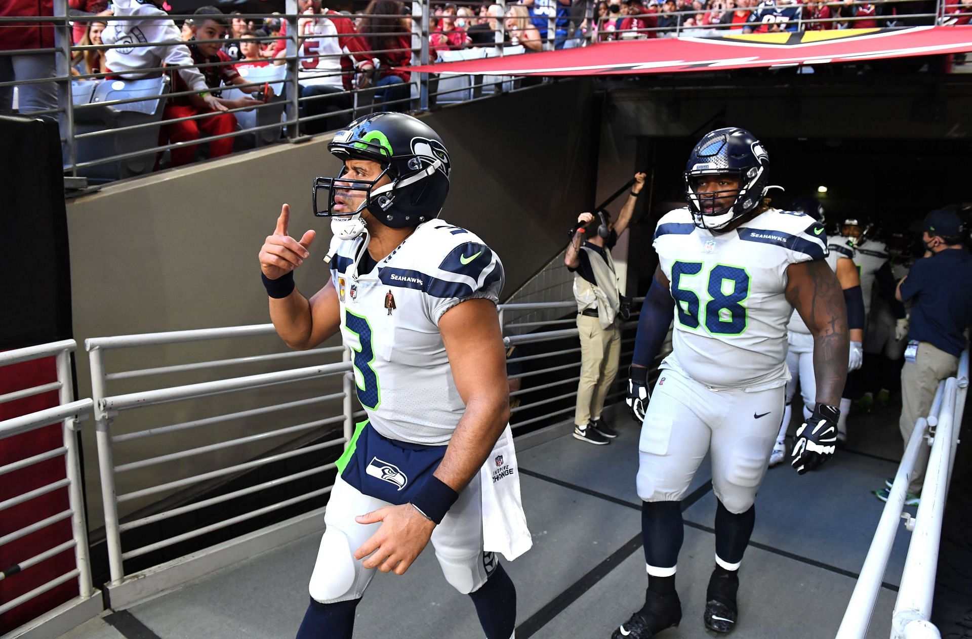 Russell Wilson talks with Peyton Manning about being a two sport athlete 