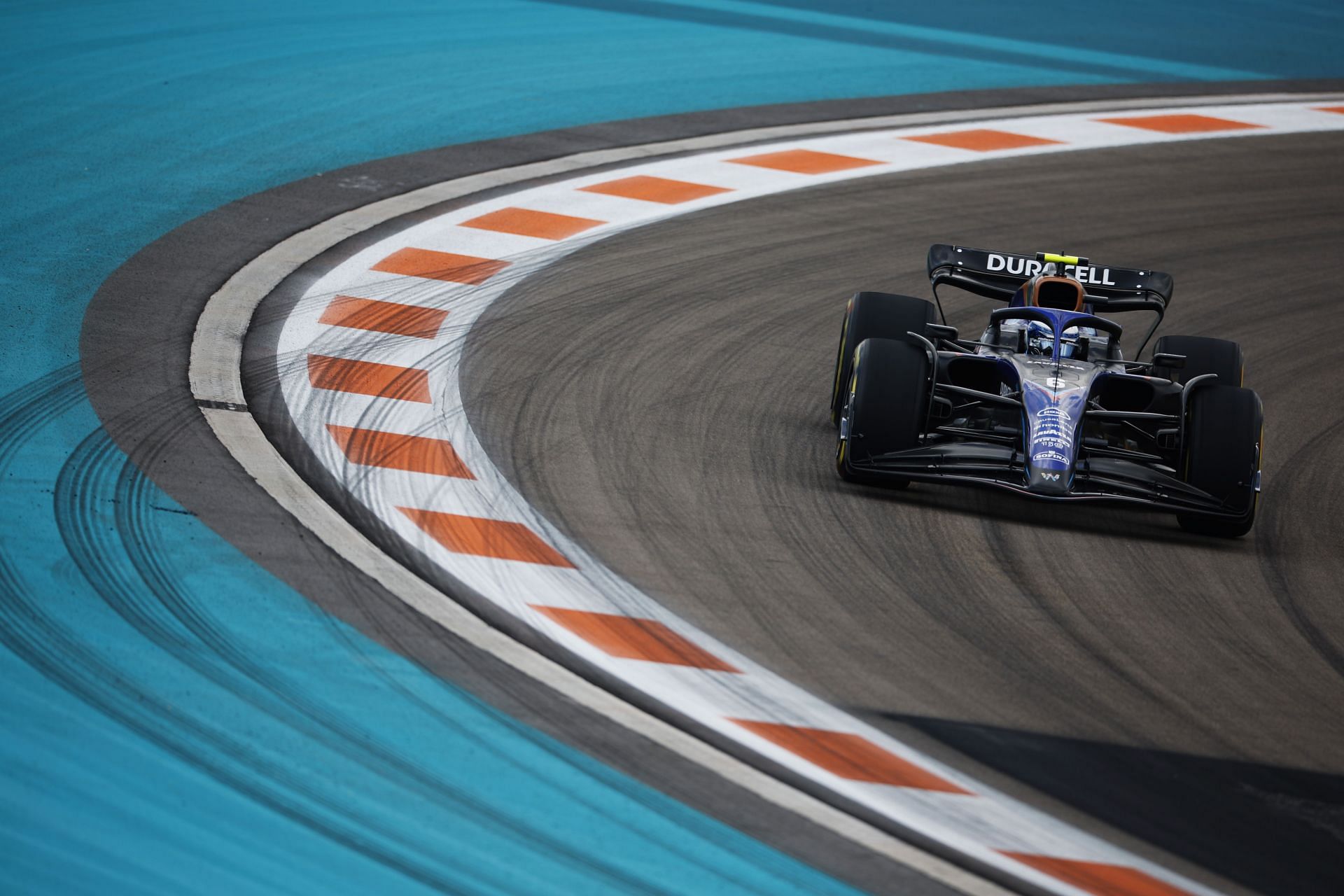 Williams driver Nicholas Latifi in action during the 2022 F1 Miami GP (Photo by Chris Graythen/Getty Images)
