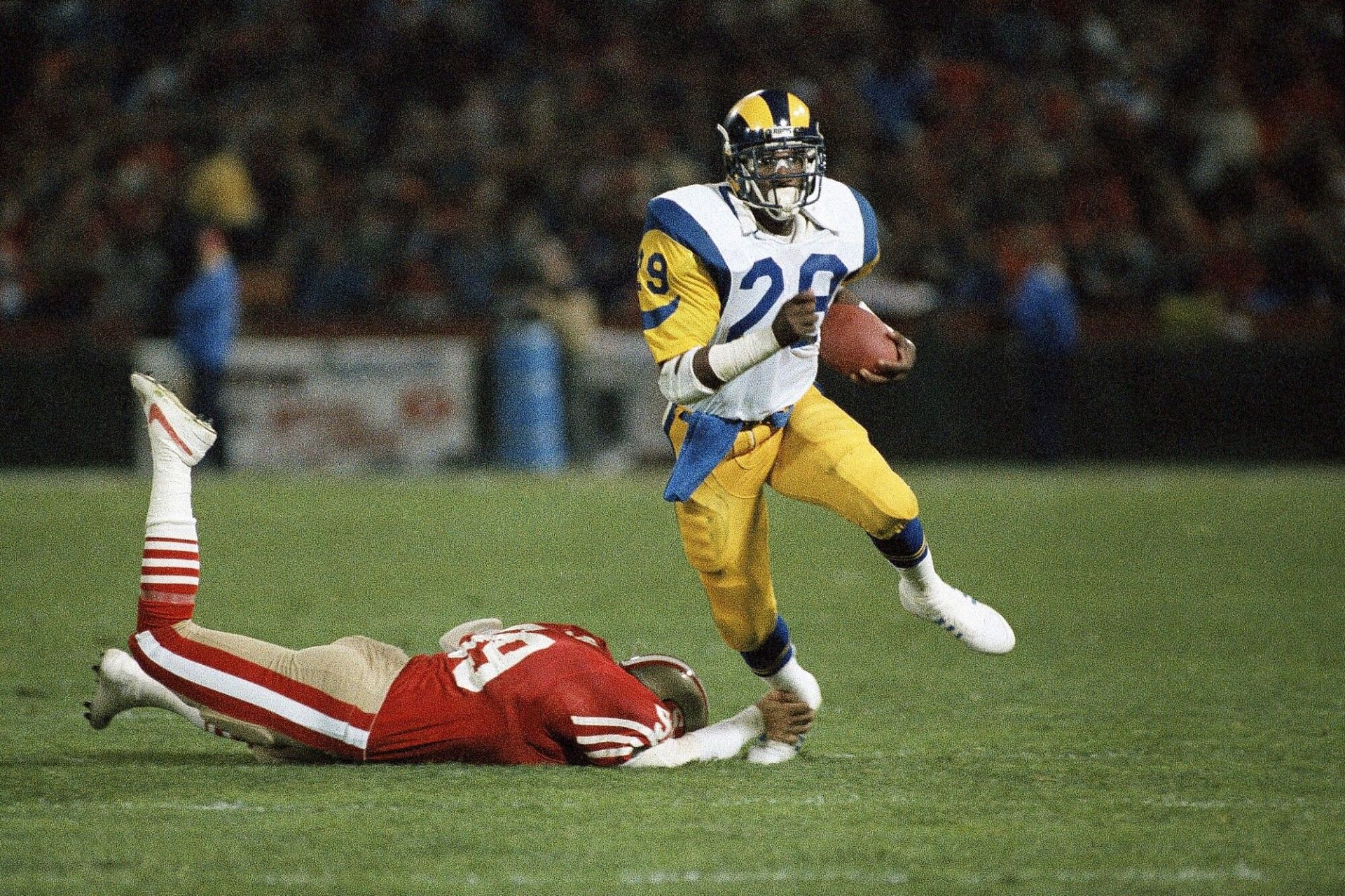Eric Dickerson with the Los Angeles Rams