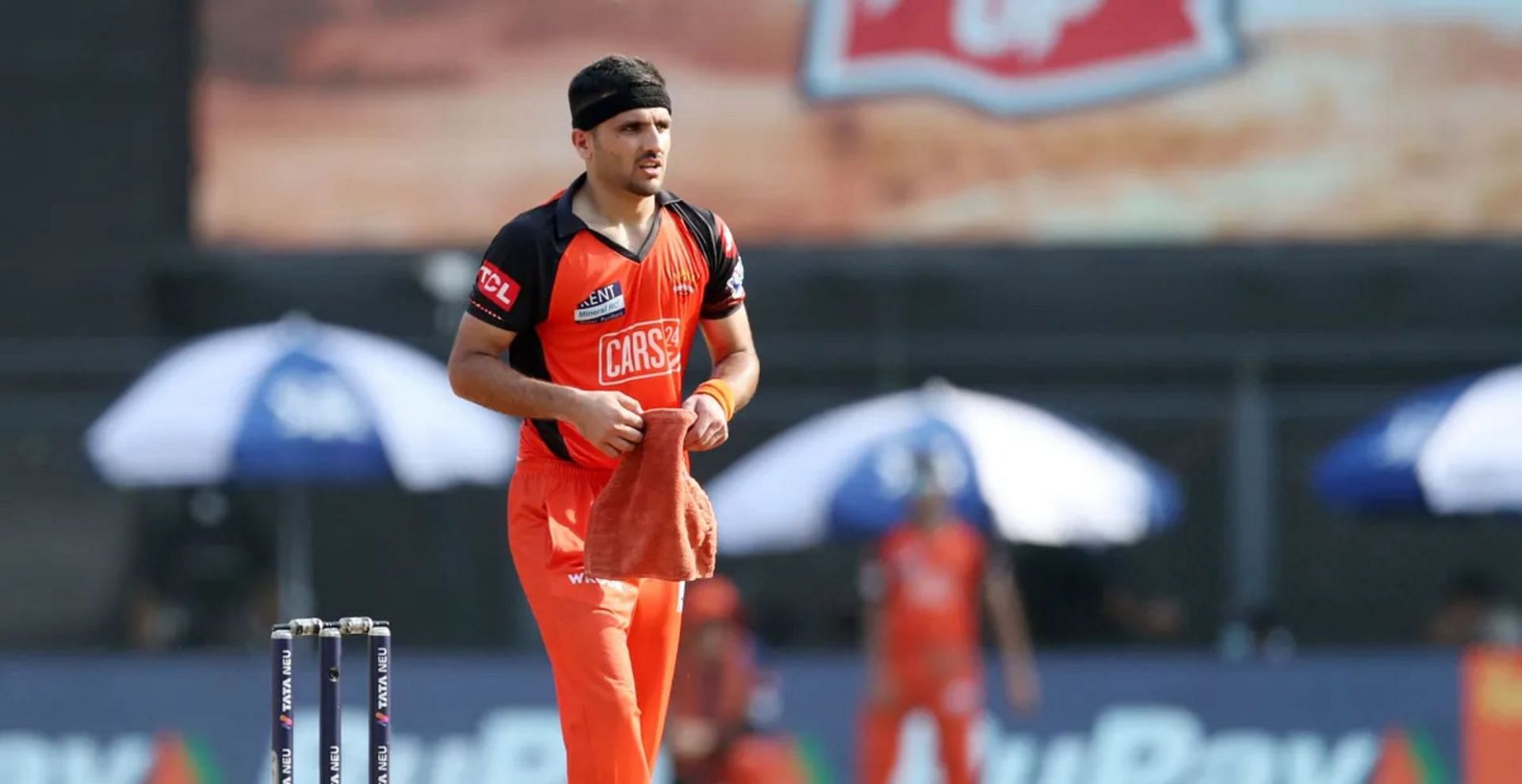 Fazalhaq Farooqi made his IPL debut against RCB (Credit: BCCI/IPL)