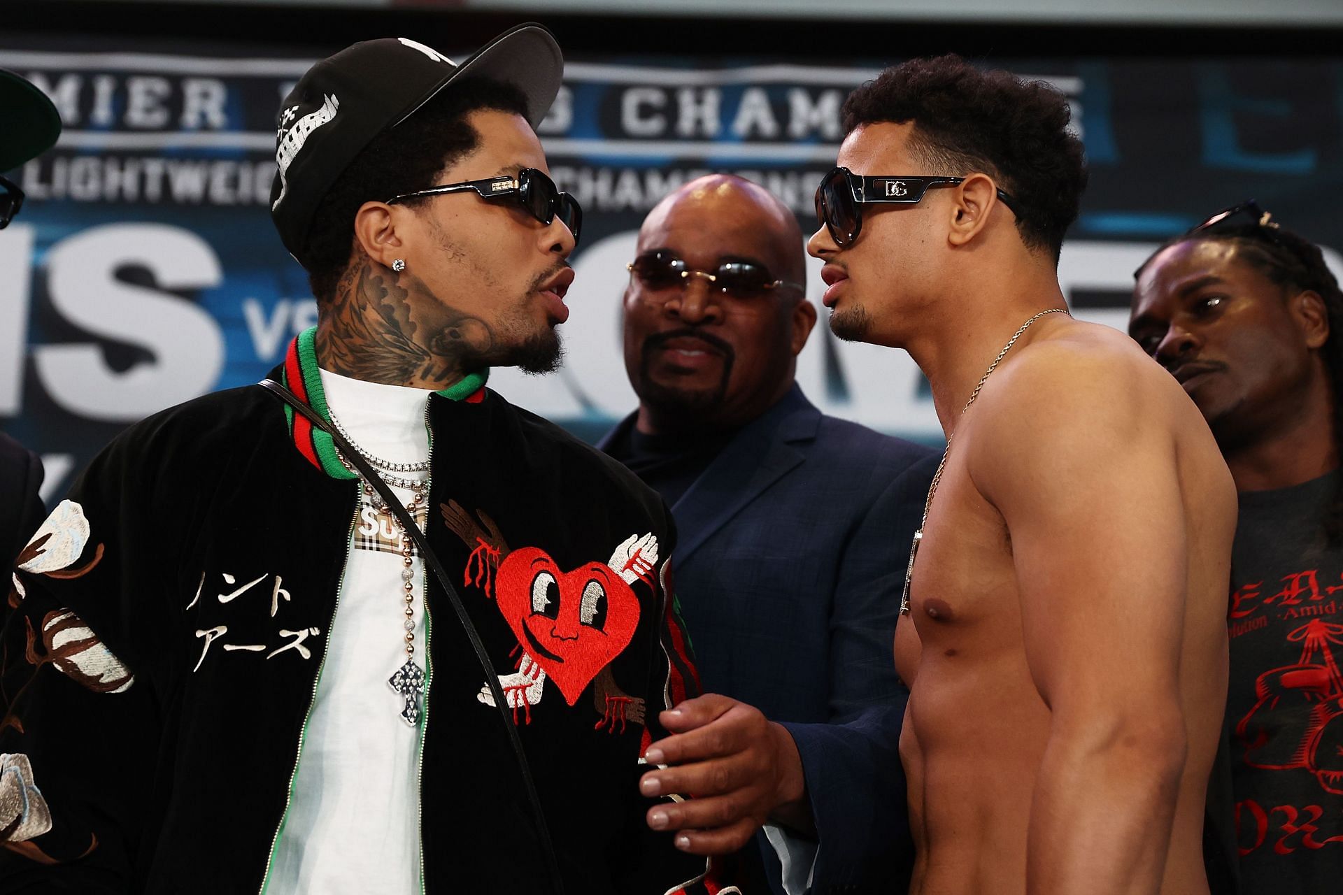 Rolando Romero (R) has discussed why he dislikes Gervonta Davis (L) so much.