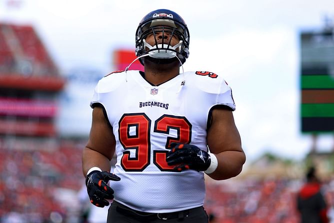 NFL Rumors: Insider claims Ndamukong Suh less likely to return to Buccaneers than Rob Gronkowski