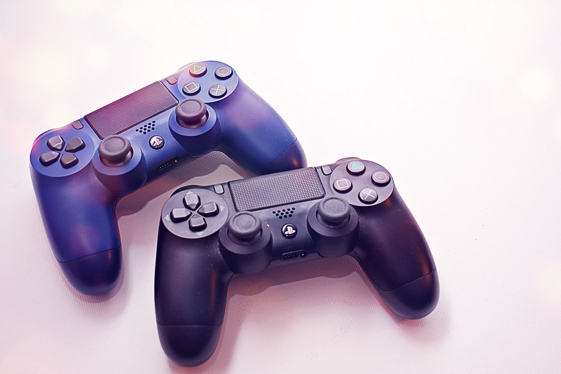 PS4 controller is one of the options available to players (Image via pexels)
