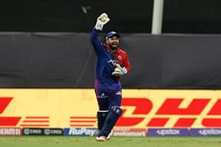 IPL 2022: "Rishabh Pant can't go to Virat Kohli and Rohit Sharma" - Brad Hogg says DC captain was solely responsible for taking DRS