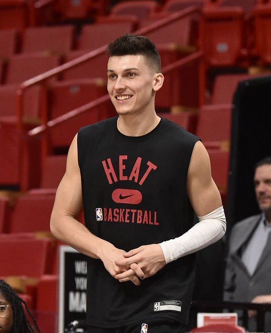 Tyler Herro Outfit from November 12, 2021, WHAT'S ON THE STAR?