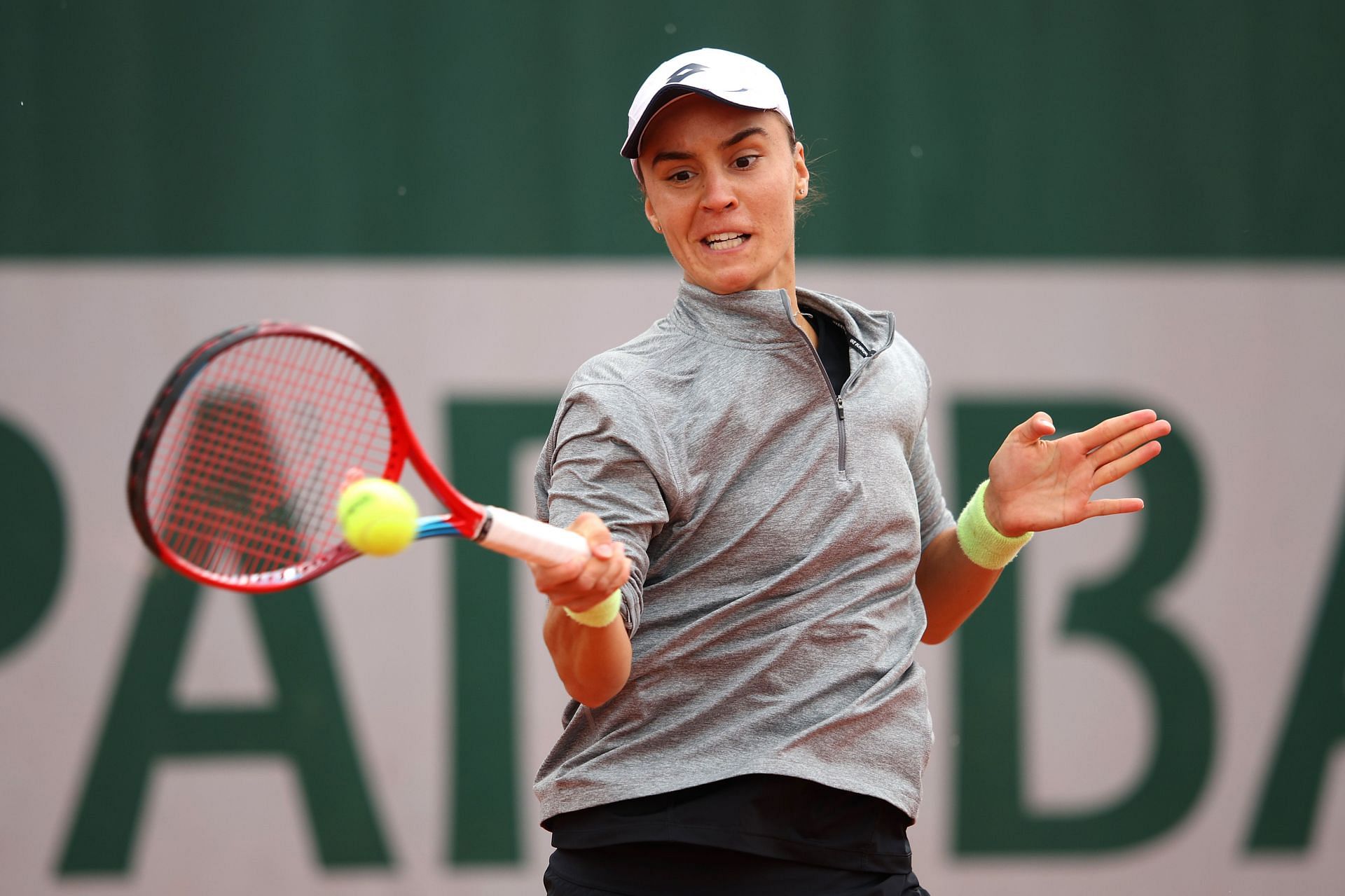 Anhelina Kalinina in action at the 2022 French Open