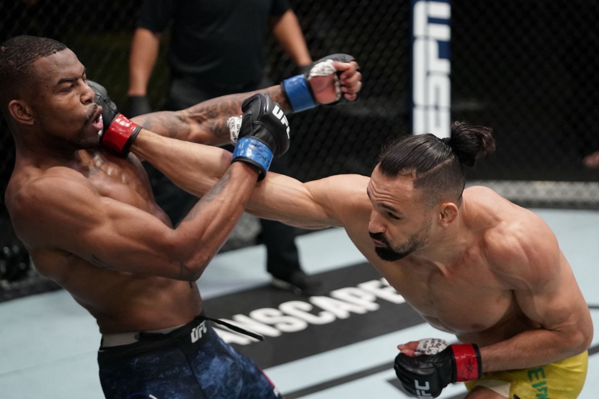 UFC Fight Night: Pereira punching Williams