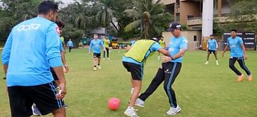 [WATCH] DC head coach Ricky Ponting enjoys a game of football with players