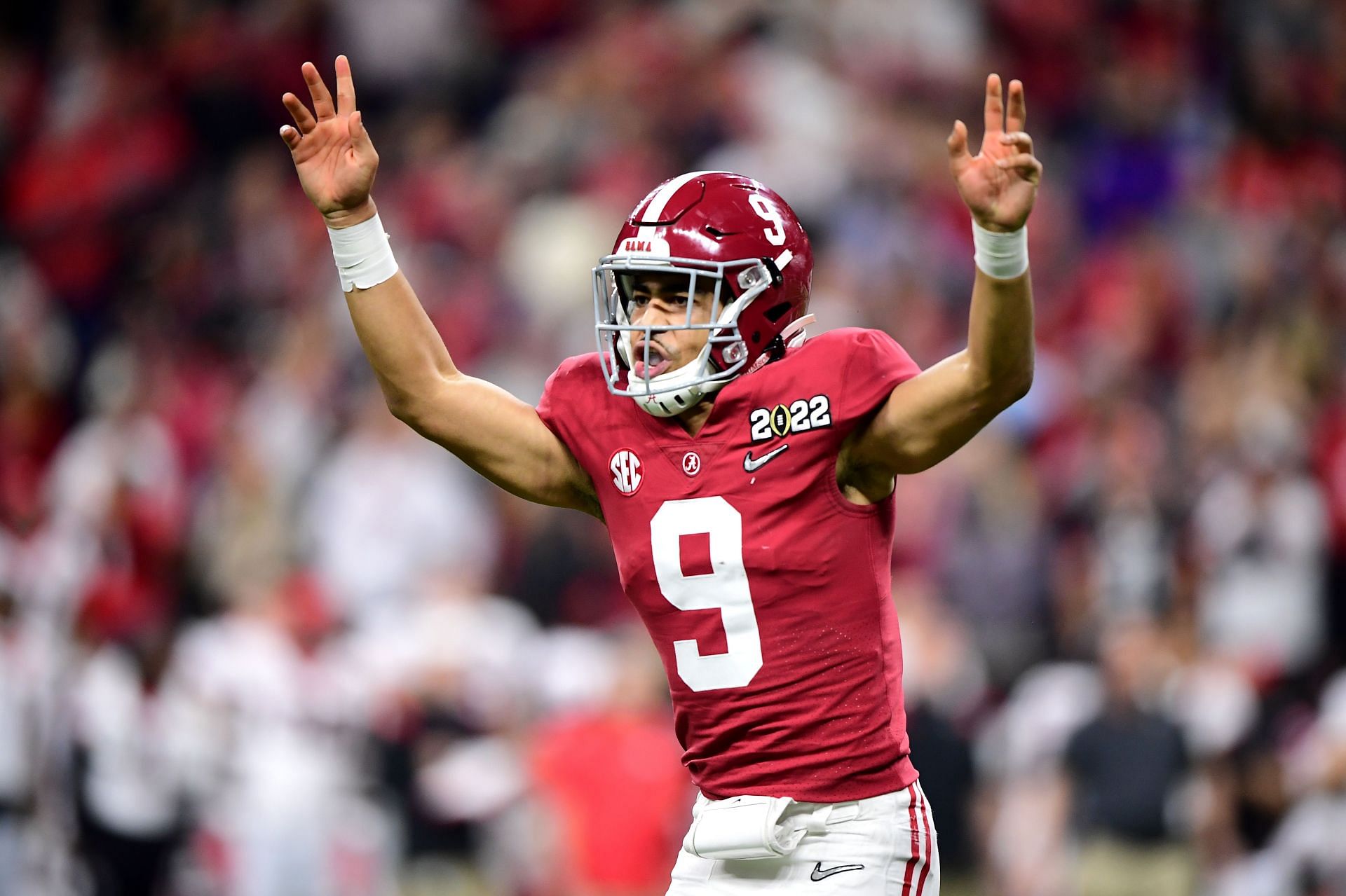 NFL DRAFT  Quarterbacks' night: 5 go in first 15 picks