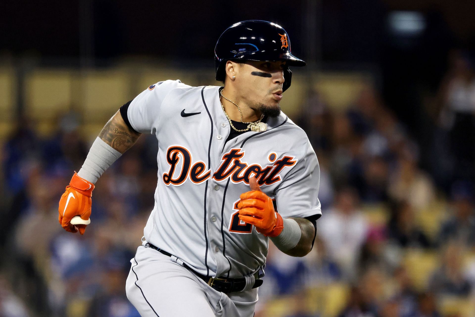 Tigers fans go nuts for Javy Baez's moonshot, first home run in